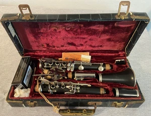 ANTIKE VINTAGE KLARINETTE IM ORIGINAL KOFFER KOMPLETT TOP ZUSTAND CARL FISCHER - Bild 1 von 8
