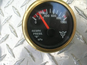 FREIGHTLINER  A22-63867-001 Gold Bezel, Air Reservoir B Metric GAUGE 0-1000 kpa - Picture 1 of 3