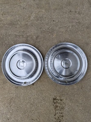 Dodge 1957 tapacubos de 14 pulgadas Foto 1 de 4