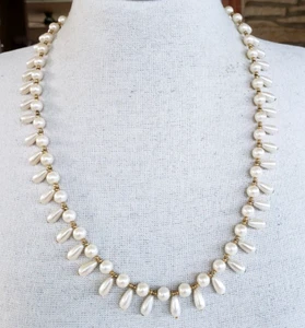 Collana Vintage Finta Perla Goccia e Perline Tonde Tono Oro 25,5" Spilla Chiusura Botte - Foto 1 di 6