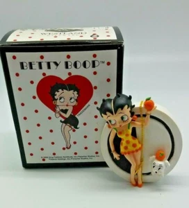 Betty Boop "O" for Orange Alphabet Decor - Item No. 6755 - Picture 1 of 4