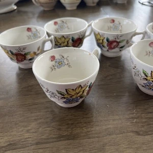 Vintage Tea Cups - Picture 1 of 8