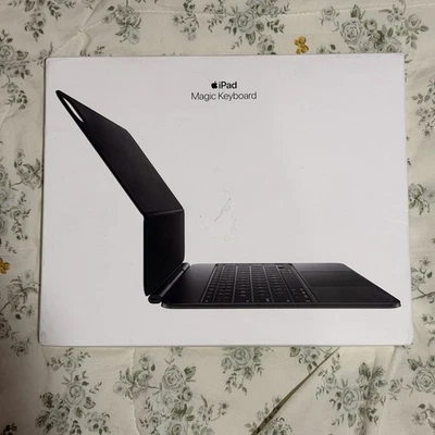 Apple Magic Keyboard for iPad Pro 13 inch (7th generation) M4 - British English - Image 1 of 4
