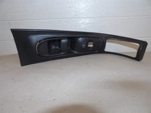 LH DRIVERS SIDE INSIDE DOOR HANDLE AND TRIM BEZEL WITH VENT 1997 DODGE INTREPID - Picture 1 of 4