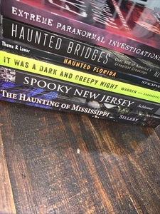 Haunting - Haunted - Paranormal - Spooky Investigative Book Lot Halloween - Imagen 1 de 11