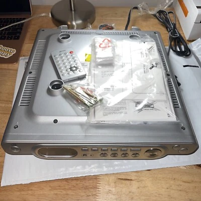 GPX Under Cabinet TV 7" LCD MP3 Weather Band Clock AM/FM Radio KCL8806DT - Image 1 of 4