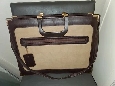 Beautiful Vintage Leather Briefcase Multiple Compartments - Image 1 of 4
