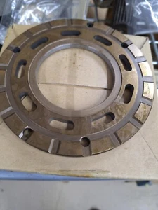 EATON DANFOSS NEW REPLACEMENT BEARING PLATE FOR 4620 OR 4630 HPX-101050 - Picture 1 of 2