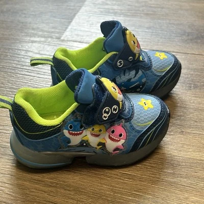 Bebé Tiburón Niño Pequeño Iluminado Tenis Zapatos Tenis Niños Niñas Talla 5 Unisex Foto 1 de 4