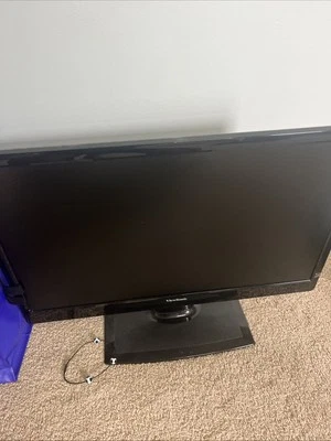 Trying To Sell This Monitor For A Suron And I’m Selling For 100 Bucks - Image 1 of 4