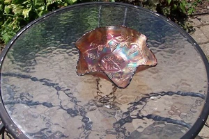 VINTAGE FENTON AMETHYST IRISIERENDE TRAUBE & REBE GEKRÄUSELTE SCHALE MIT SÄGEZAHNRAND - Bild 1 von 3