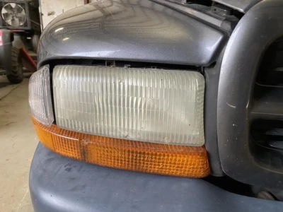 Faro derecho pasajero compatible con 97-04 DAKOTA 1896301 Foto 1 de 4