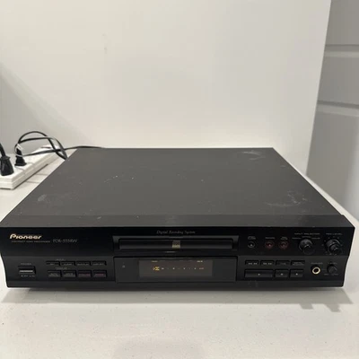 Pioneer PDR-555RW CD Recorder Fully Functional No Remote. - Image 1 of 4