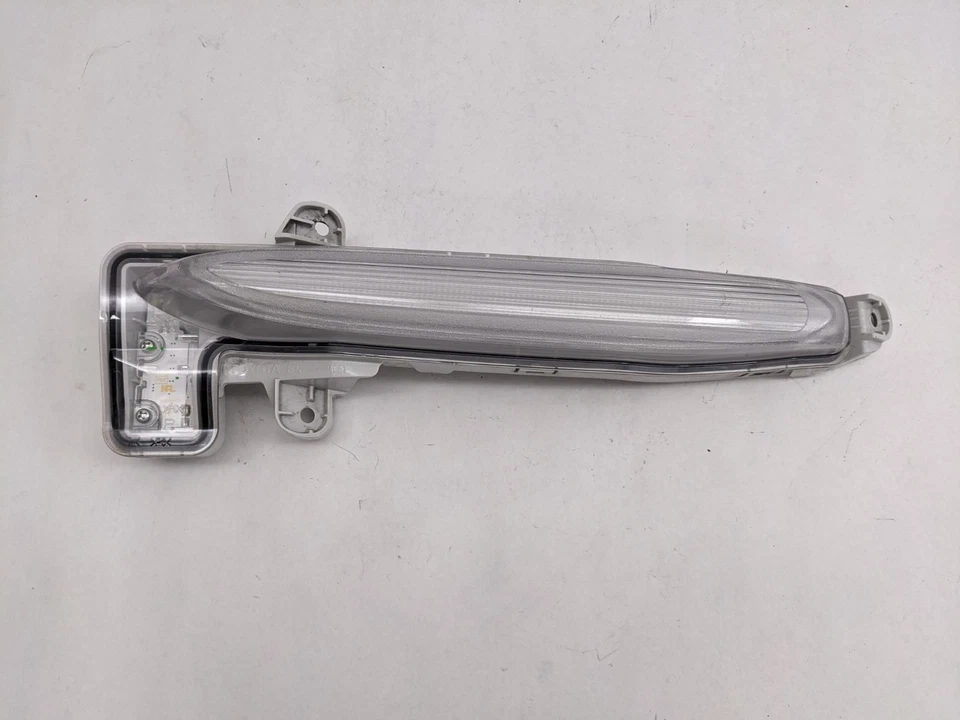 Faro antiniebla derecho pasajero Toyota Corolla 2020-2022 Foto 1 de 4