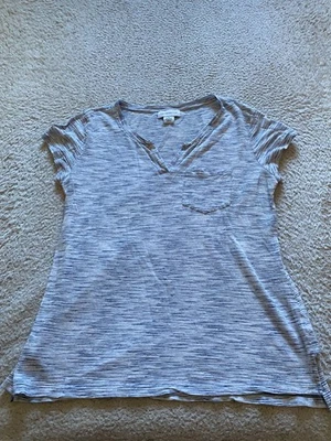 Camiseta Henley de manga corta a rayas gris talla M de Liz Claiborne para mujer Foto 1 de 4