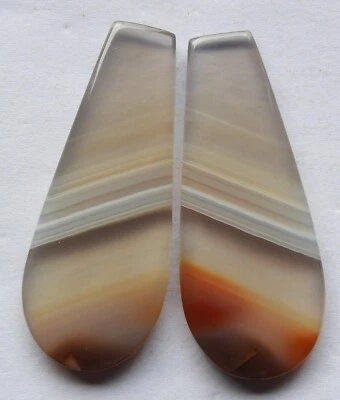 67.15 Ct Natural Banded Agate (44.3mm X 18mm each) Cabochon Loose Match Pair - Image 1 of 3
