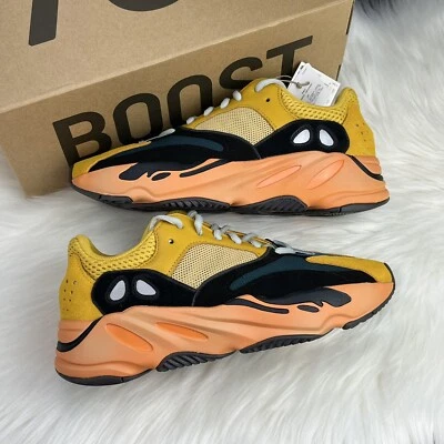 NOVO Adidas Yeezy Boost 700 Sun - Amarelo Laranja Preto Tamanho 7.5 Masculino (GZ6984) - Imagem 1 de 4