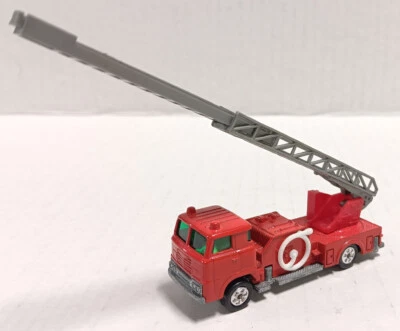 HINO FIRE ENGINE W/ LADDER NO. 29 TOMICA COMPLETE NO PACKAGE - Image 1 of 4