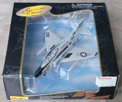 Maisto Edición Especial Fuerza Aérea Marina de los Estados Unidos F-4J Phantom II USS Constellation Nuevo en Caja Foto 1 de 4