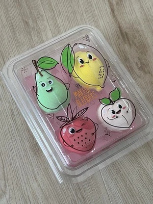 Cute Makeup Sponge Cute Fruit Shape Soft Beauty Sponge Makeup Blenders NEW - Image 1 of 2