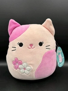 Squishmallows Roseanne la Flor Rosa Sakura Cat 8" Nuevo con Etiquetas Hot Topic Exclusivo - Imagen 1 de 6