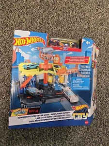 = Hot Wheels Downtown Express Car Wash Let's Race Netflix HDR24 - Picture 1 of 3