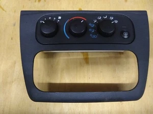 Dodge Stratus 2006 módulo de control de calefacción - Imagen 1 de 2