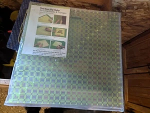 Omnigrip 20-1/2" x 20-1/2" Non-Slip Square Quilting Ruler - Picture 1 of 3