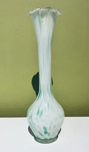 "Florero vintage con volantes soplado a mano con confeti verde blanco de vidrio artístico de 9,5"" Navidad" - Imagen 1 de 8