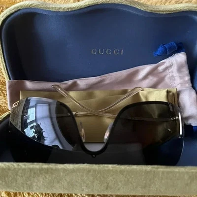 Gafas de sol Gucci máscara con estuche Foto 1 de 4