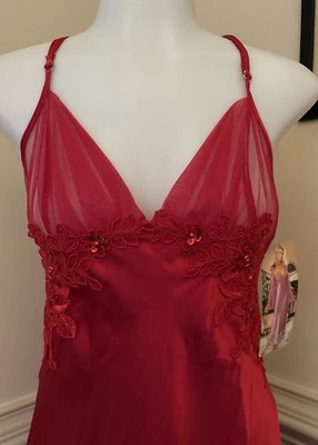 Vestido largo con volantes busto de encaje satinado rojo con cuentas Shirley of Hollywood para mujer NUEVO M Foto 1 de 4