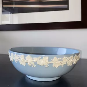 Large Wedgwood Blue Etruria Barlaston Embossed Queens Ware Round Blue Bowl - Picture 1 of 3