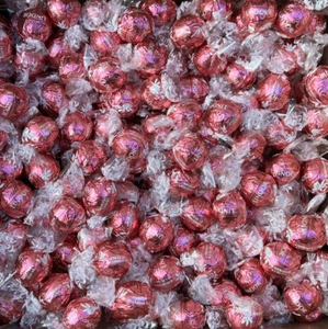 Lindt Lindor Strawberries & Cream Truffles Dated 07/26 Pick N Mix Choose Amount - Picture 1 of 2