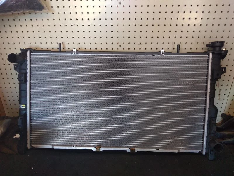 Radiator 6 Cylinder Fits 05-07 CARAVAN 1541909 Foto 1 de 3