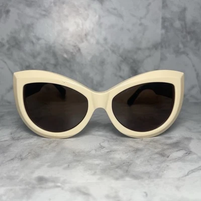 Gafas de sol Wildfox Kitten crema marfil ojo de gato de gran tamaño retro marco grueso UV Foto 1 de 4