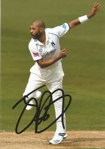 WARWICKSHIRE CRICKET: JEETAN PATEL SIGNIERT 6x4 ACTIONFOTO + COA - Bild 1 von 1