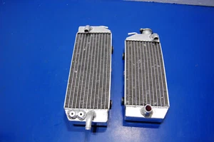 2015 10-16 KX250F RIGHT LEFT RADIATOR FILL SIDE ENGINE COOLING 39061-0168 MOTOR - Foto 1 di 12