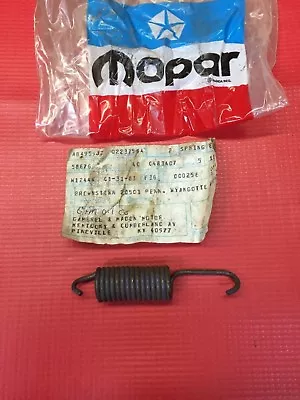 2237594 NOS MOPAR 1963-80 DODGE TRUCK FRONT BRAKE AUTO ADJUST SPRING - Image 1 of 2