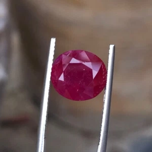 Natural 4.83 Carat Batakundi Kashmir Ruby Faceted Oval Shaped Loose Gemstone - Picture 1 of 5