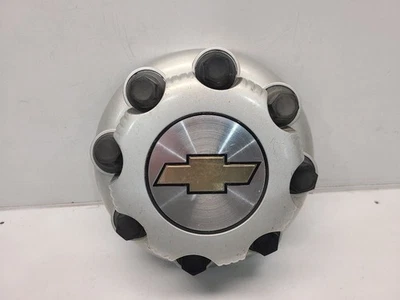 Chevrolet Silverado 2500 2004 tapa central de rueda - 8 orejetas/plateado n.º de parte: 15052378 Foto 1 de 4