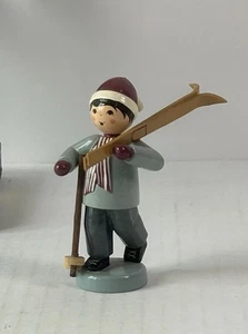 2174/25 Junge mit Ski Winterkinder ULMIK Erzgebirge - Picture 1 of 6