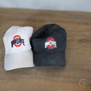 Ohio State Buckeyes Sombrero Gorra Correa Trasera Hombres Negro Blanco NCAA Fútbol Lote de 2 - Imagen 1 de 6