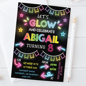 Personalisierte Geburtstagsparty-Einladungen 10 x leuchtende Neon Disco Tanz UV - Bild 1 von 2