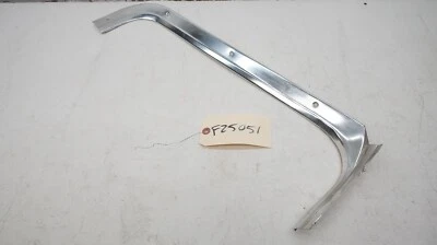 Ford Galaxy 500 Fastback 1963-1964 interior derecho moldura ventana. Foto 1 de 4