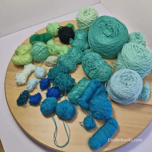 Shades of green/turquoise/lime acrylic yarn 1; 2 and 3 ply - 308 grams (225) - Picture 1 of 11