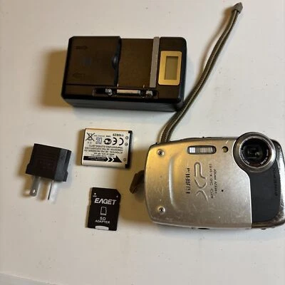 Fujifilm Finepix XP20 Digital Camera Waterproof 1GB SD Card 14.2MP - Image 1 of 4