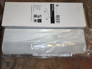 Royal Pacific 12" Inch LED 4.5W 231Lm 3000K DIRECT WIRE Under Cabinet Light - Picture 1 of 2