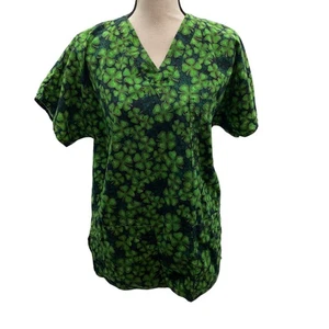 Smart Scrubs Medium Shamrocks Comfy Scrubtop - Picture 1 of 5