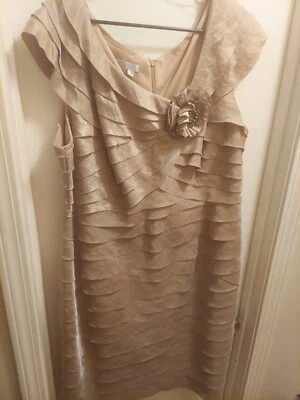 Precioso Vestido Formal London Times Mujer Champagne Dorado Capas Talla 22W Foto 1 de 4