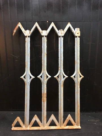 Lg Old Heavy Cast Iron Garden Fence Gate Grate Architecture Salvage 30inx18in Cover